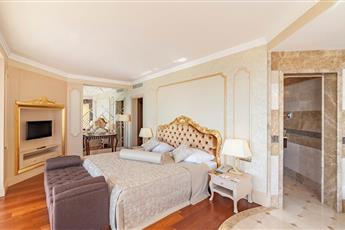 Starlight Resort Hotel