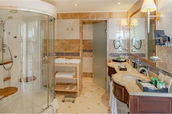 Starlight Resort Hotel