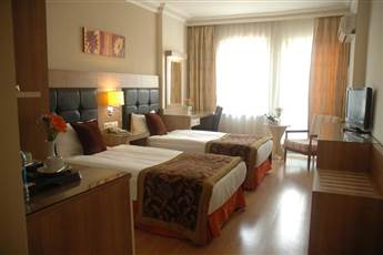 Suite Laguna Hotel 3*