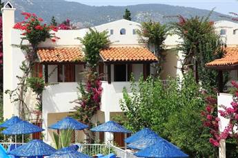 Summer Garden Suites & Beach Hotel 3*