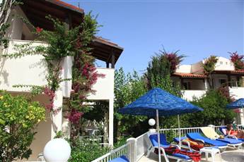 Summer Garden Suites & Beach Hotel 3*