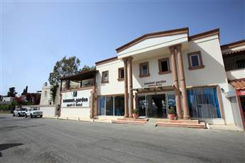 Summer Garden Suites & Beach Hotel 3*