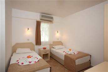 Summer Garden Suites & Beach Hotel 3*