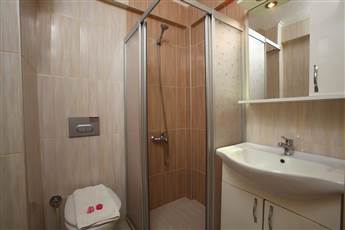 Summer Garden Suites & Beach Hotel 3*