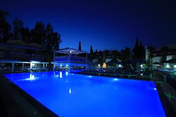 Summer Garden Suites & Beach Hotel