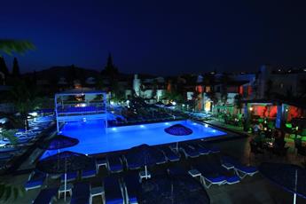 Summer Garden Suites & Beach Hotel