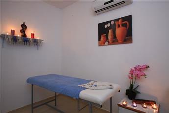 Summer Garden Suites & Beach Hotel