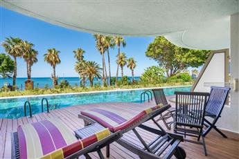 Sunrise Queen Luxury Hotel