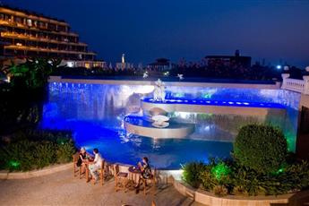 Sunrise Queen Luxury Hotel