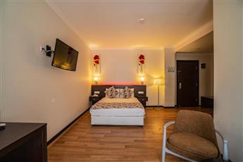 Sunshine Holiday Resort