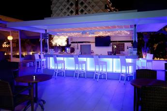 Supreme Beach Hotel - Adults Only 14+