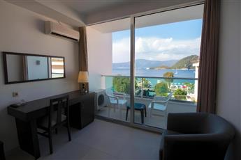 Supreme Beach Hotel - Adults Only 14+