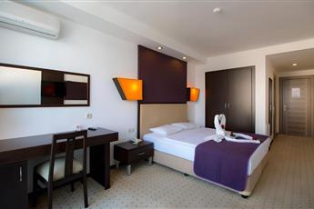 Supreme Beach Hotel - Adults Only 14+