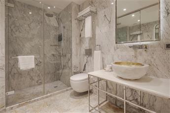 Sura Design Hotel & Suites