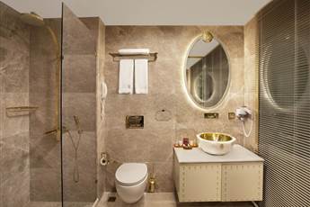 Sura Design Hotel & Suites