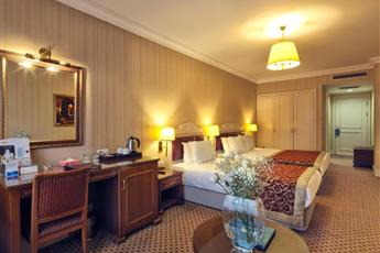 Taksim Metropark Hotel
