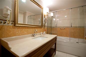 Taksim Metropark Hotel