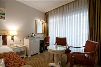 Taksim Metropark Hotel