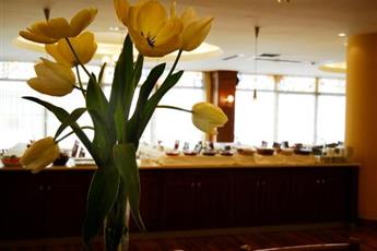 Taksim Metropark Hotel