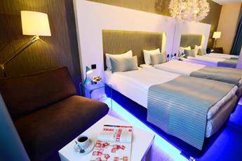 Tempo Hotel 4Levent 3*