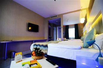 Tempo Hotel 4Levent 3*