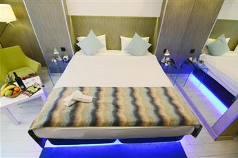 Tempo Hotel 4Levent 3*