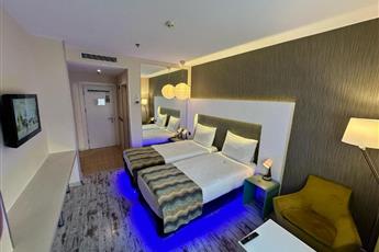 Tempo Hotel 4Levent 3*