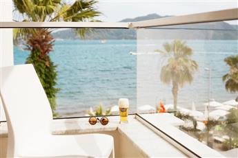 The Beachfront Hotel - Adults Only 16+