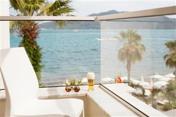 The Beachfront Hotel - Adults Only 16+