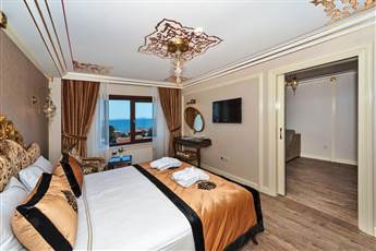 The Byzantium Hotel & Suites 4*
