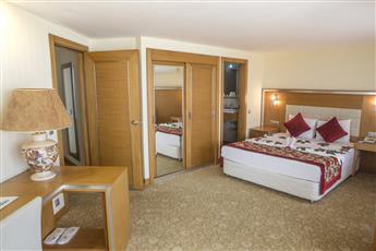 The Holiday Resort 4*