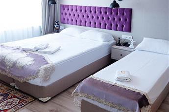 The Lola Hotel
