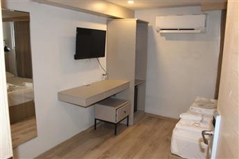 The Lola Hotel