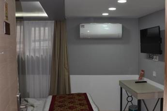 The Lola Hotel