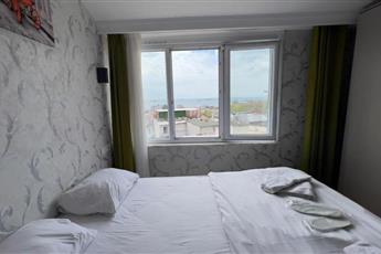 The Lola Hotel