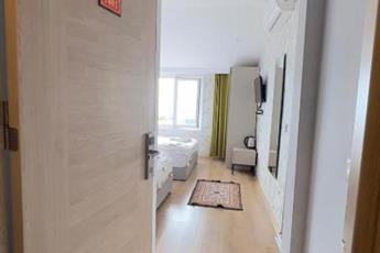 The Lola Hotel