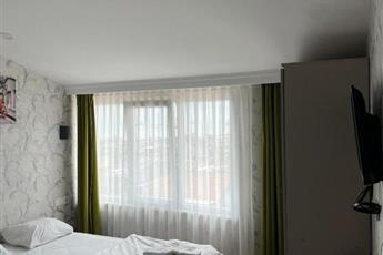 The Lola Hotel