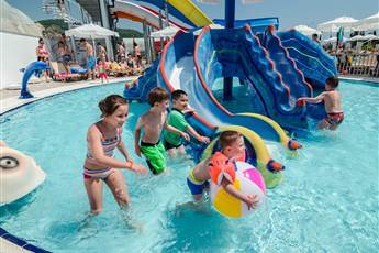 The Lumos Deluxe Resort Hotel 5*