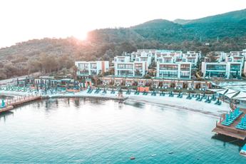 The Norm Collection Door'a 5*