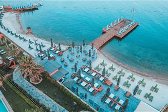 The Norm Collection Door'a 5*