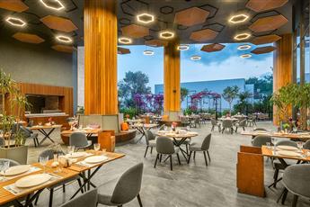 The Norm Collection Door'a 5*