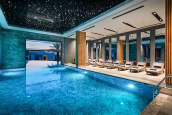 The Norm Collection Door'a 5*