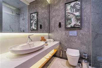 The Norm Collection Door'a 5*