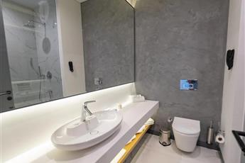 The Norm Collection Door'a 5*