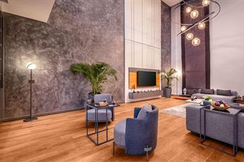 The Norm Collection Door'a 5*