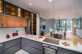 The Norm Collection Door'a 5*