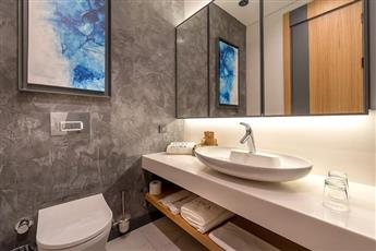 The Norm Collection Door'a 5*