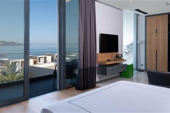 The Norm Collection Door'a 5*