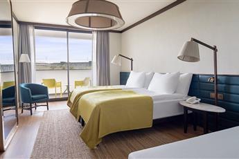 The Norm Collection Door'a 5*