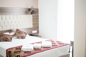 The Reina Hotel